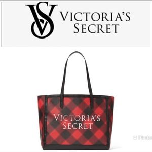 ‼️LAST ONE!‼️  🎅 VICTORIA'S SECRET Plaid Carryall Tote 🎅